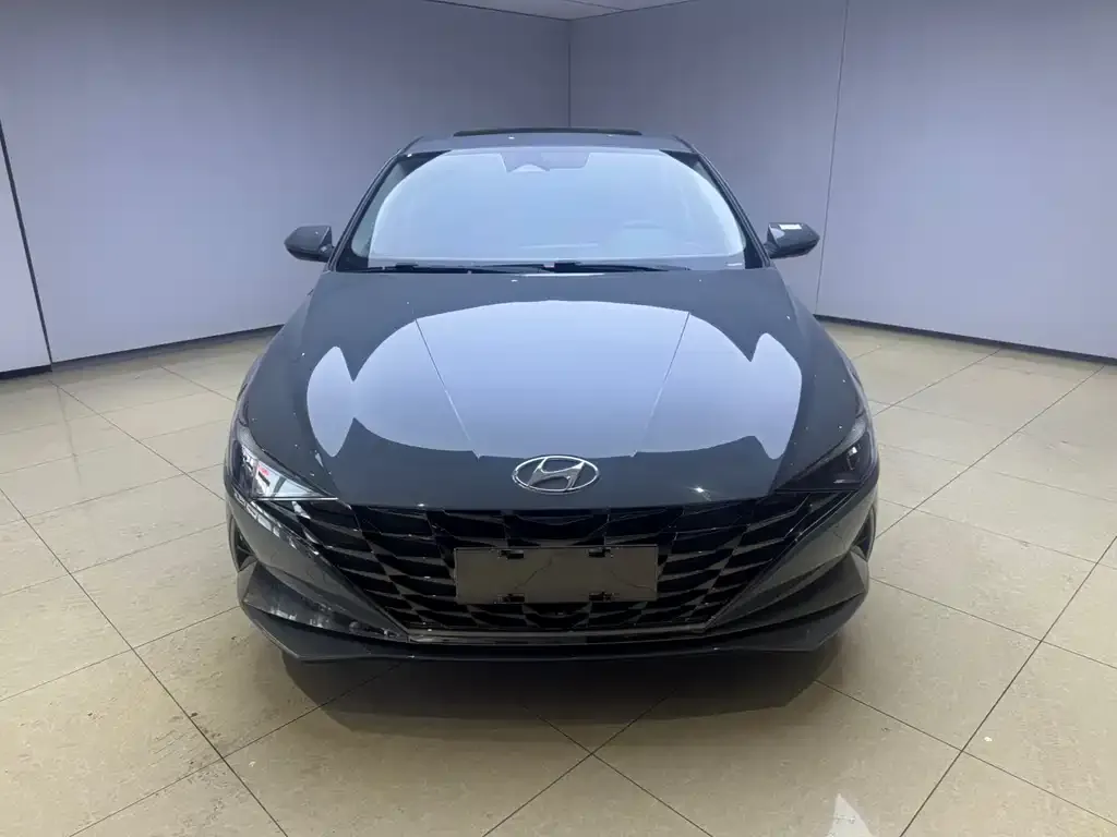 Hyundai Elantra — фото 2