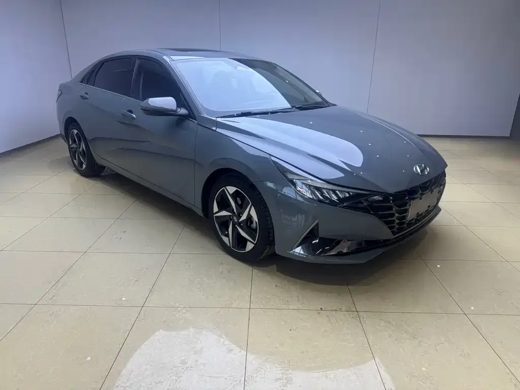 Hyundai Elantra — фото 3