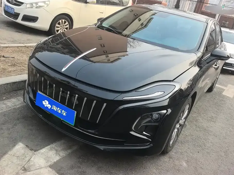 Hongqi E-QM5 — фото 1