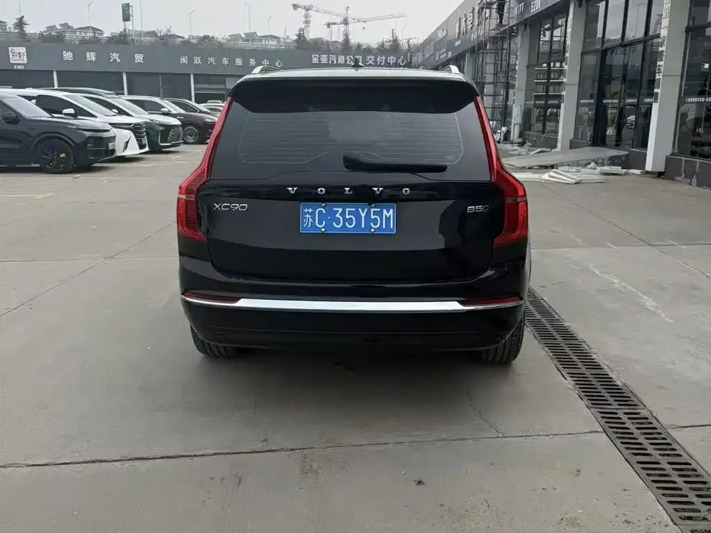 Volvo XC90 — фото 1