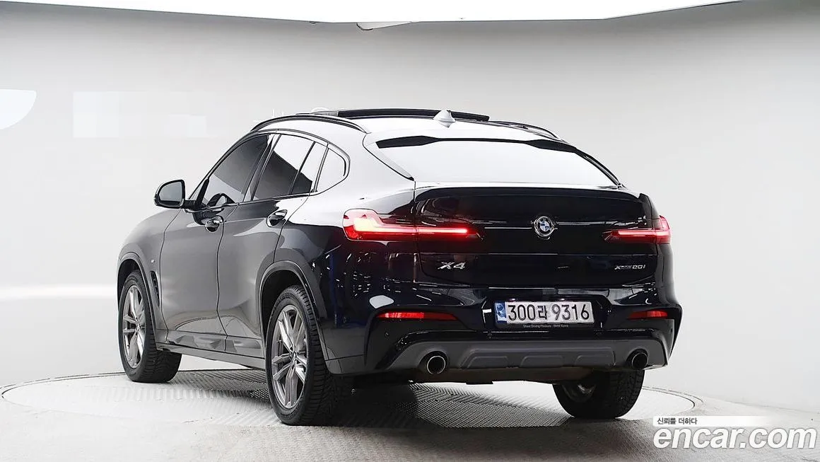 BMW X4 — фото 4