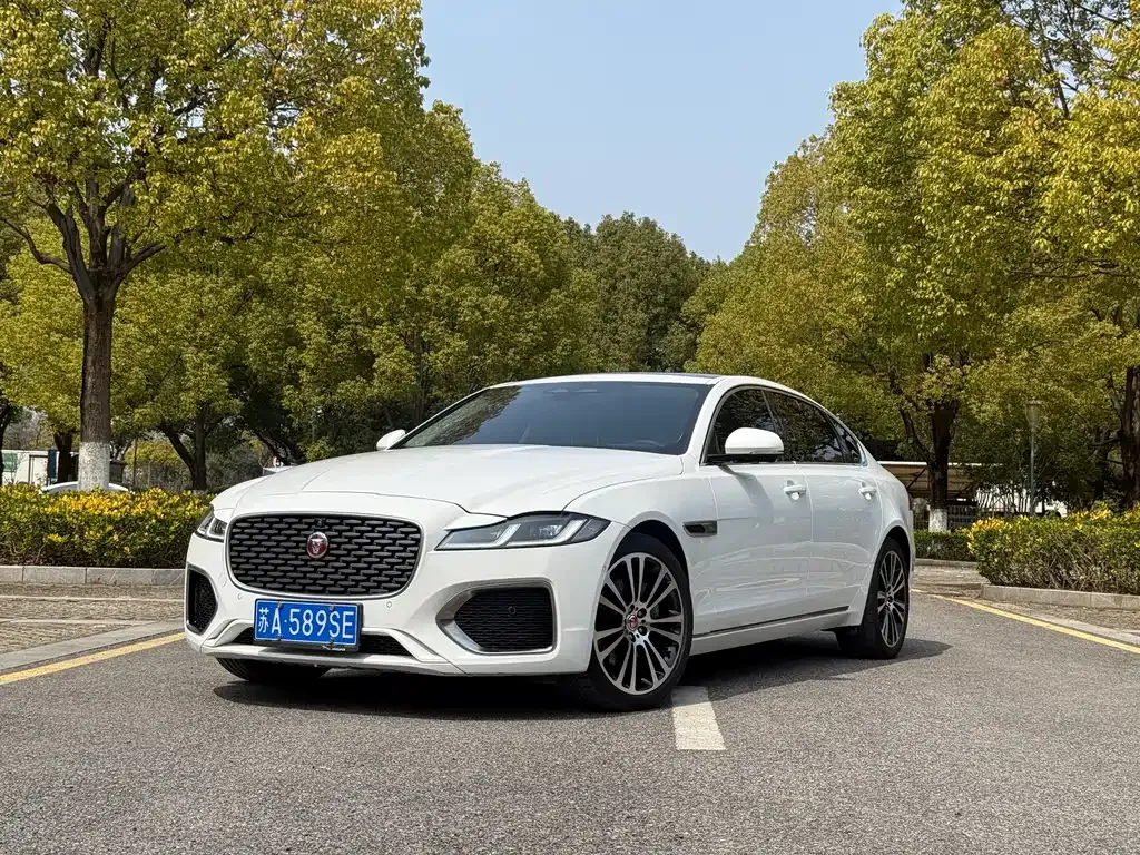 Jaguar XFL — фото 1