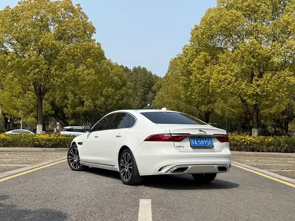 Jaguar XFL — фото 10