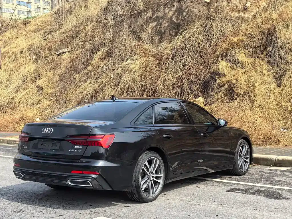 Audi A6L — фото 6