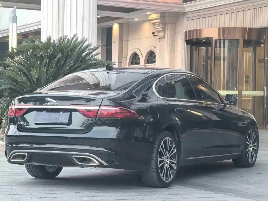 Jaguar XFL — фото 2