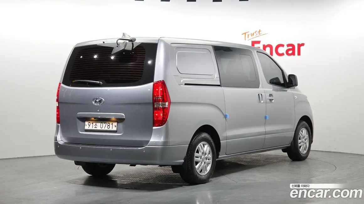 Hyundai Starex — фото 6