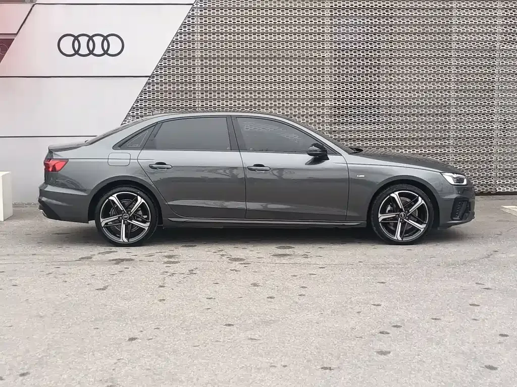 Audi A4L — фото 7
