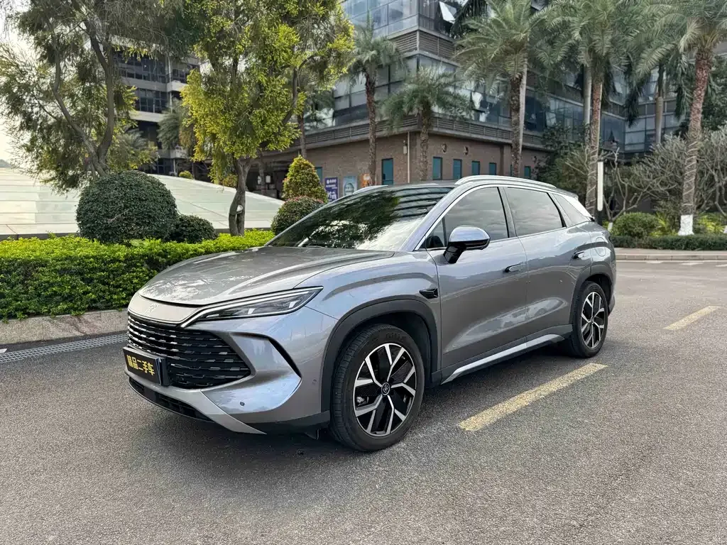 BYD L DM-i — фото 1