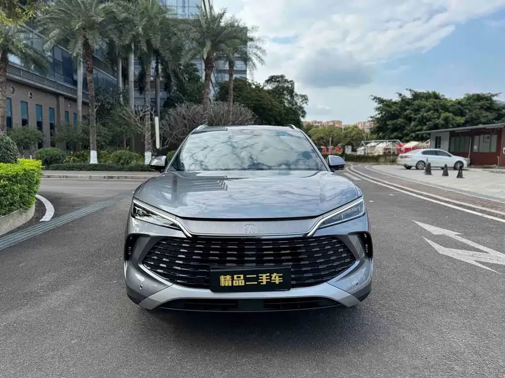 BYD L DM-i — фото 9