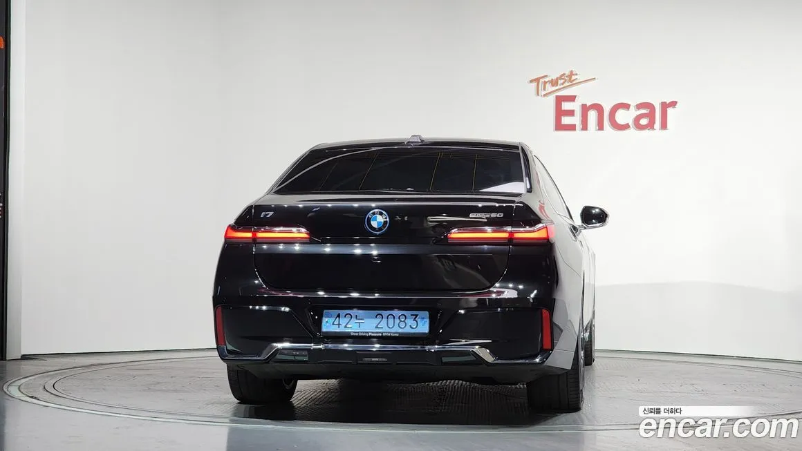 BMW i7 — фото 5