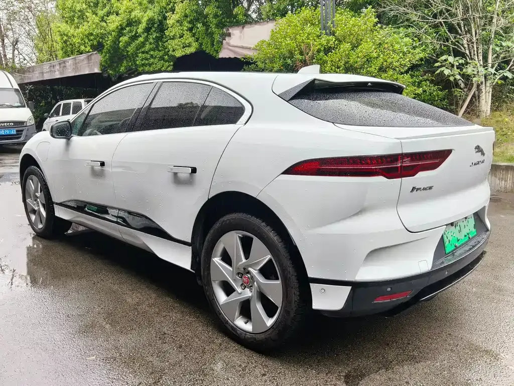 Jaguar I-PACE — фото 10