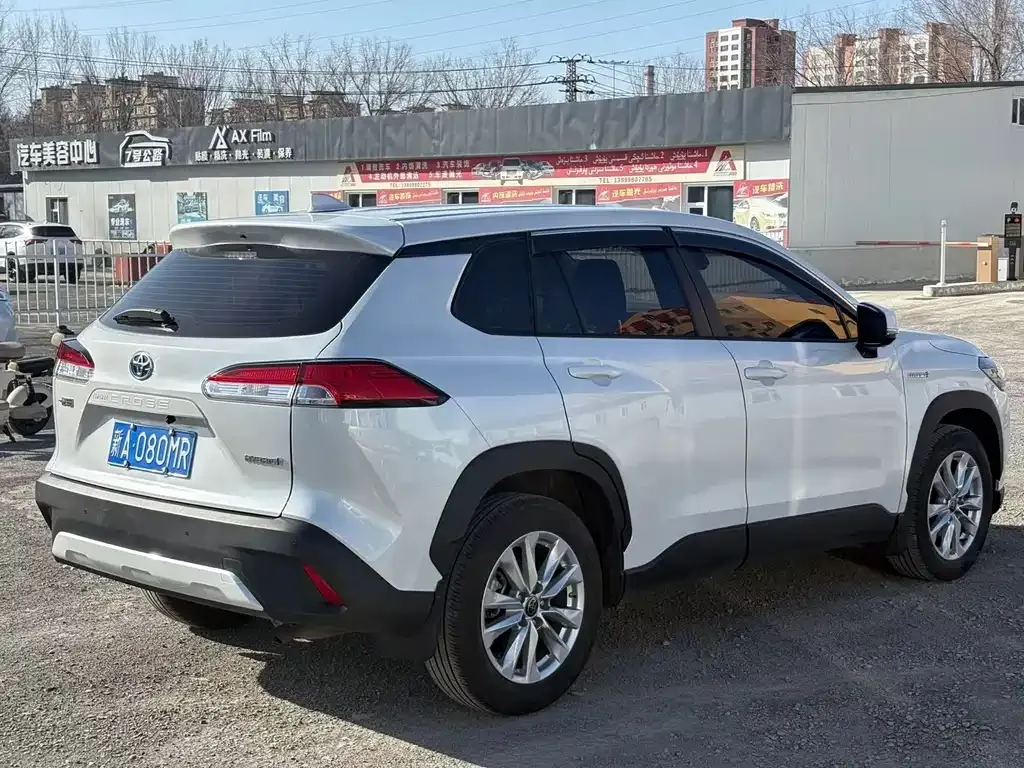 Toyota Corolla Cross — фото 9