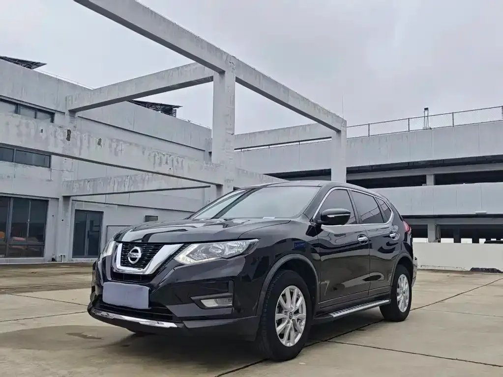 Nissan X-Trail — фото 1