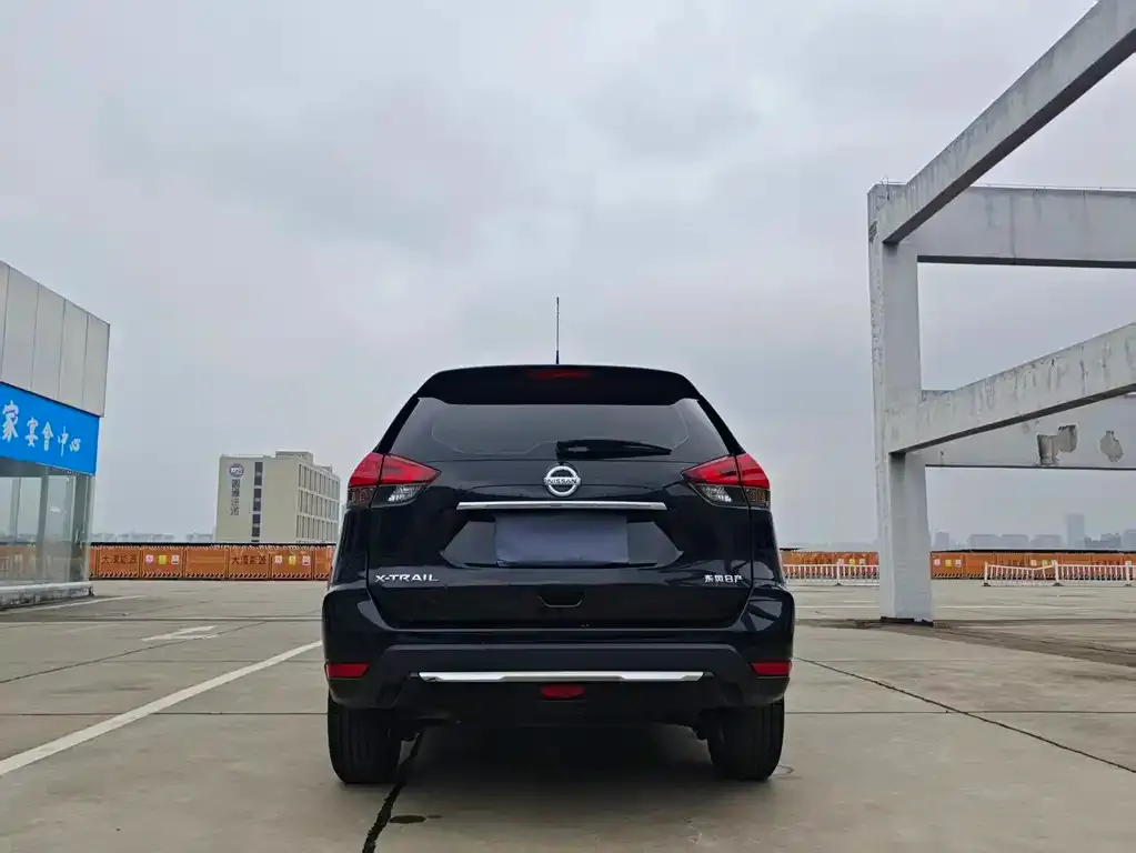 Nissan X-Trail — фото 7