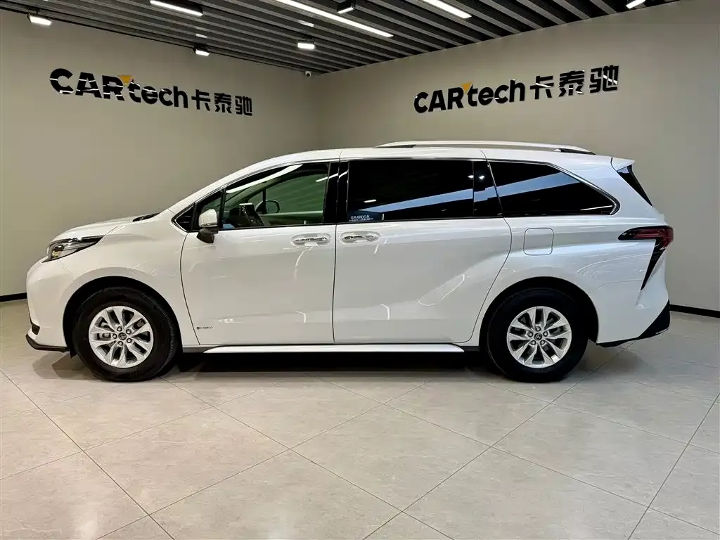 Toyota Granvia — фото 4