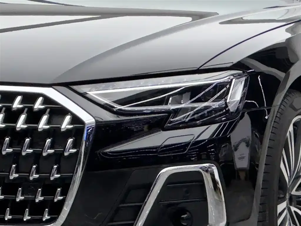 Audi A8 — фото 4
