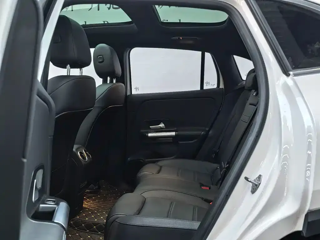 Mercedes-Benz EQA — фото 9
