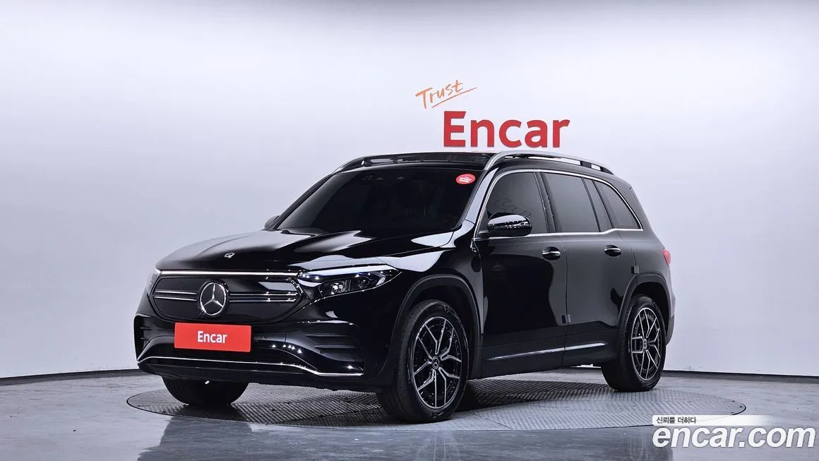 Mercedes-Benz EQB — фото 1