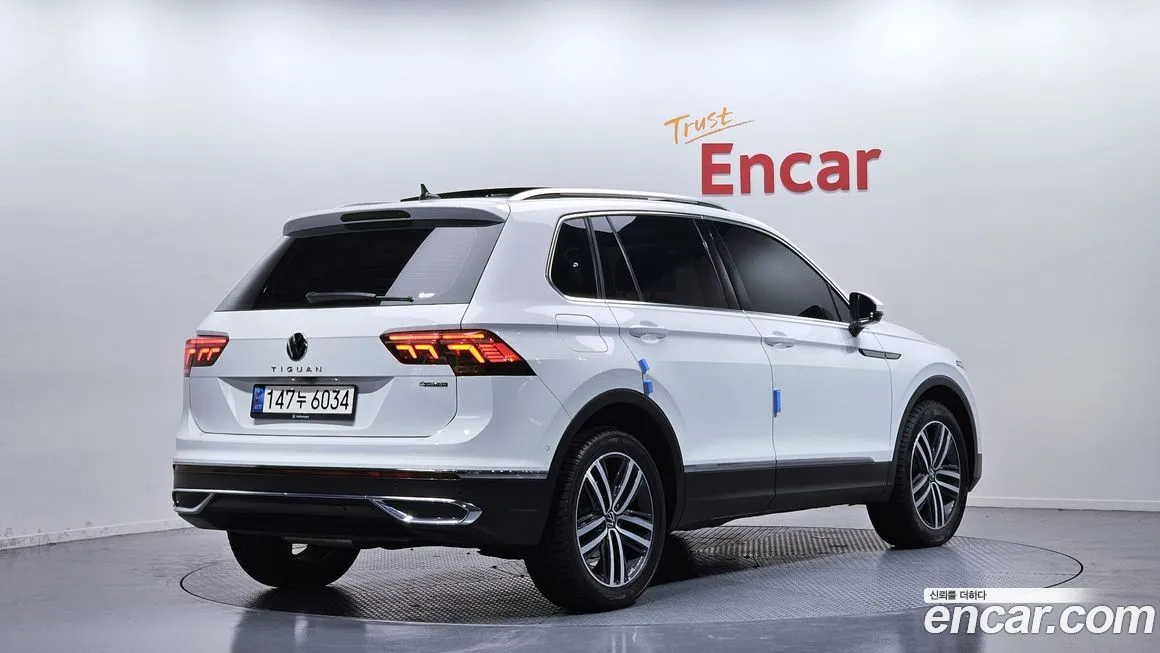 Volkswagen Tiguan — фото 10