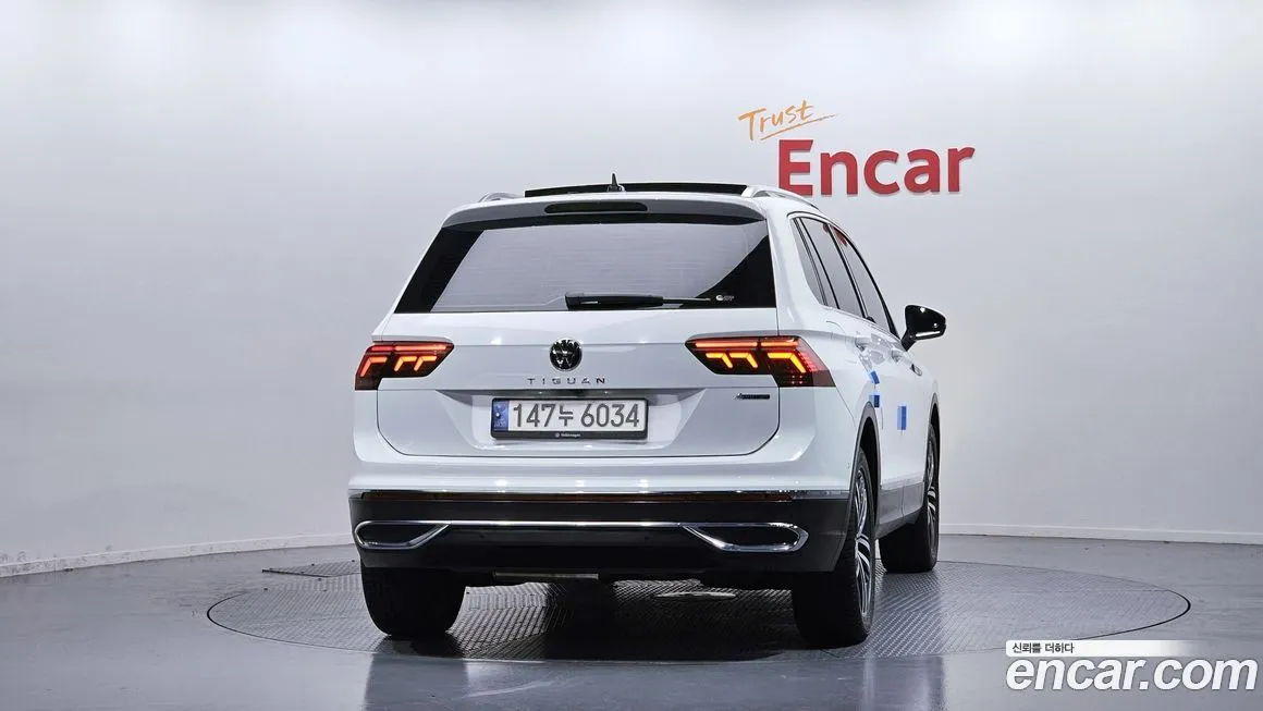 Volkswagen Tiguan — фото 9