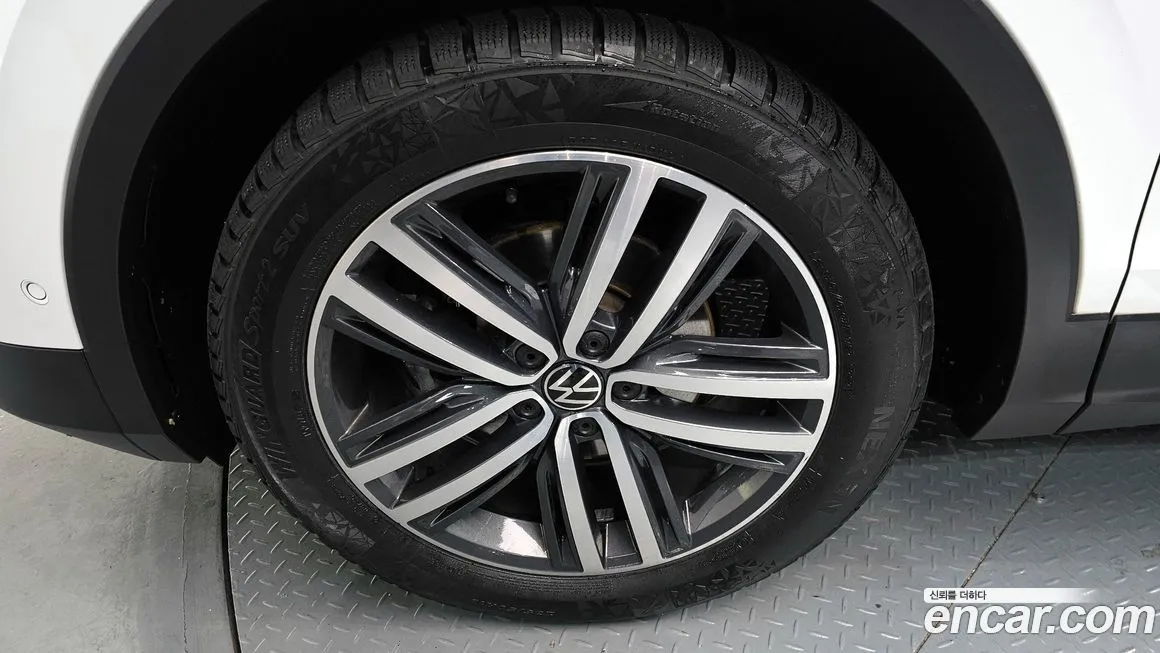 Volkswagen Tiguan — фото 7
