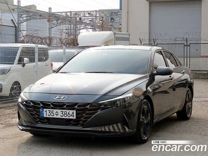 Hyundai AVANTE — фото 1