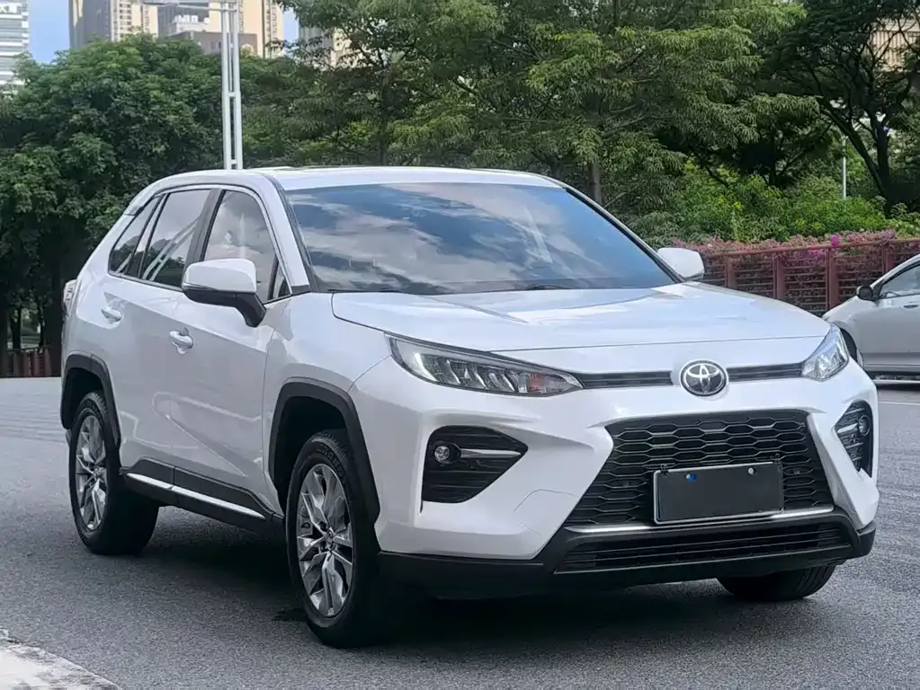 Toyota Wildlander — фото 10