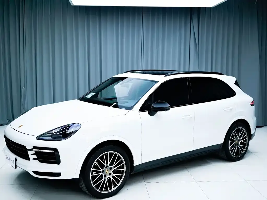 Porsche Cayenne — фото 1