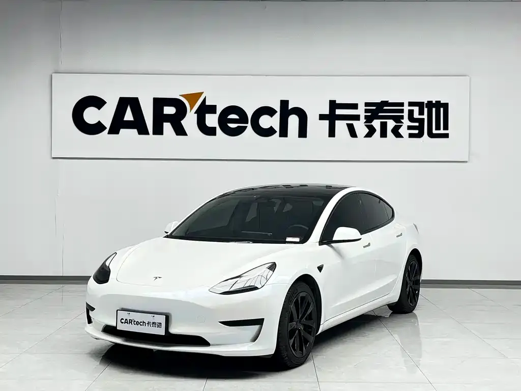 Tesla Model 3 — фото 1