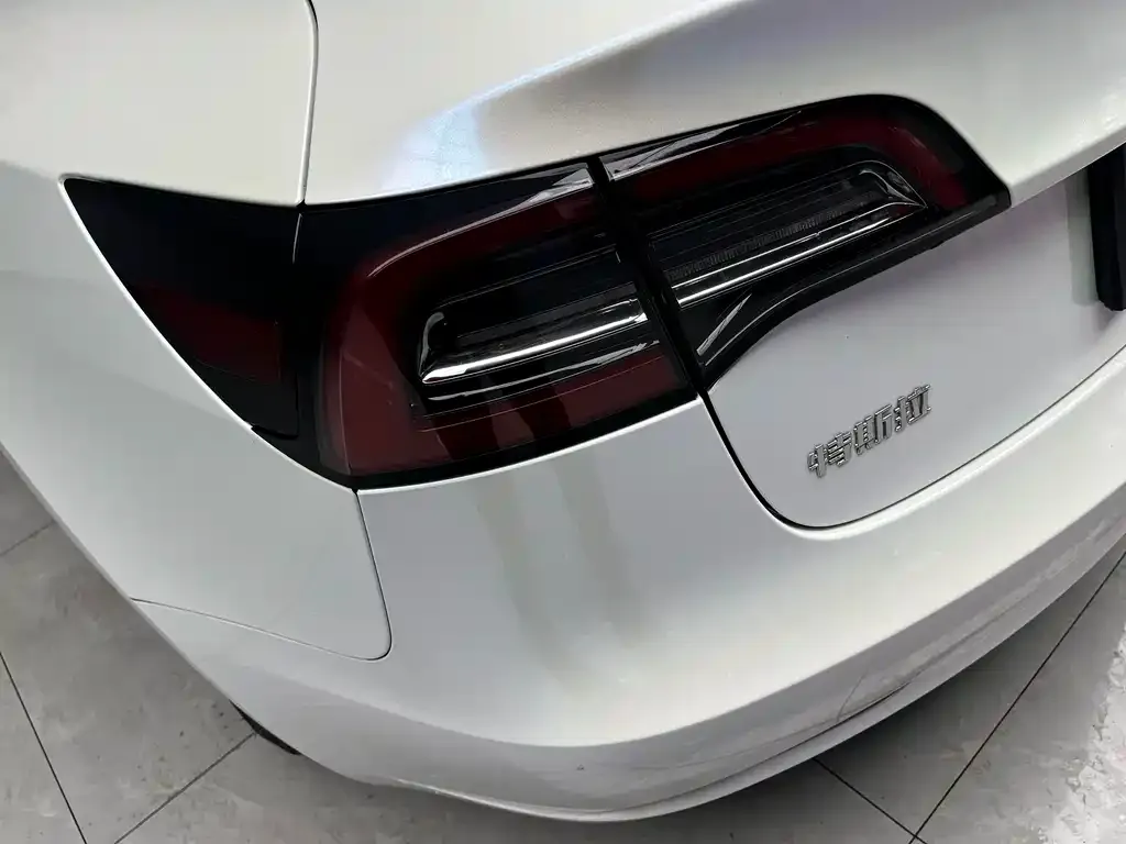 Tesla Model 3 — фото 2