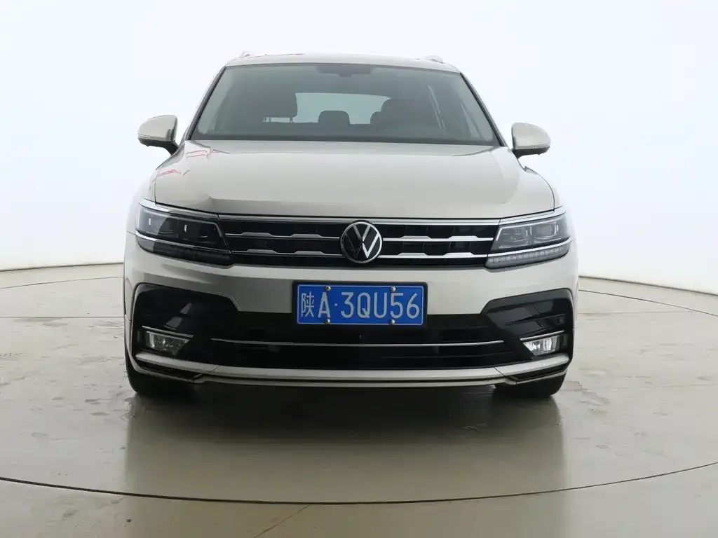 Volkswagen Tiguan L — фото 5
