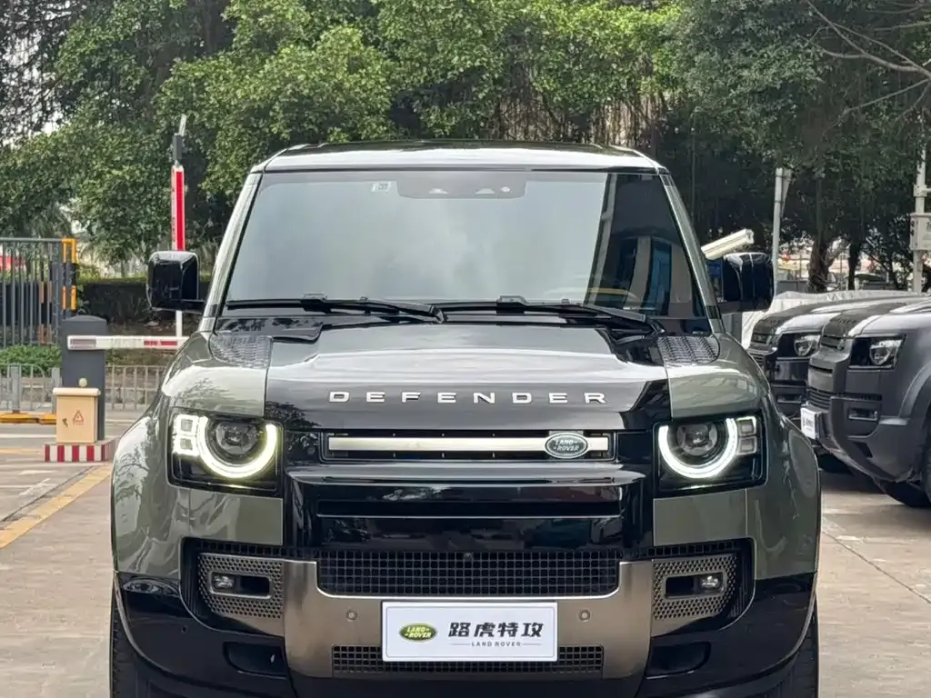 Land Rover Defender — фото 7