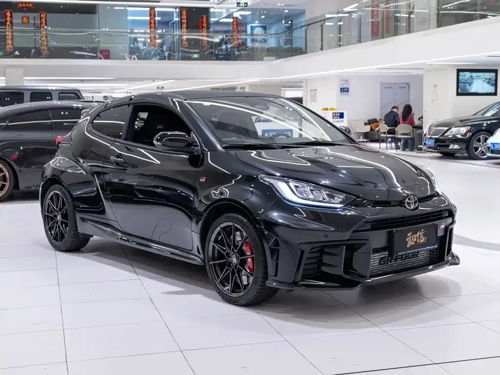 Toyota GR YARIS — фото 9