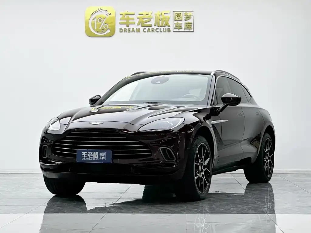Aston Martin DBX — фото 1