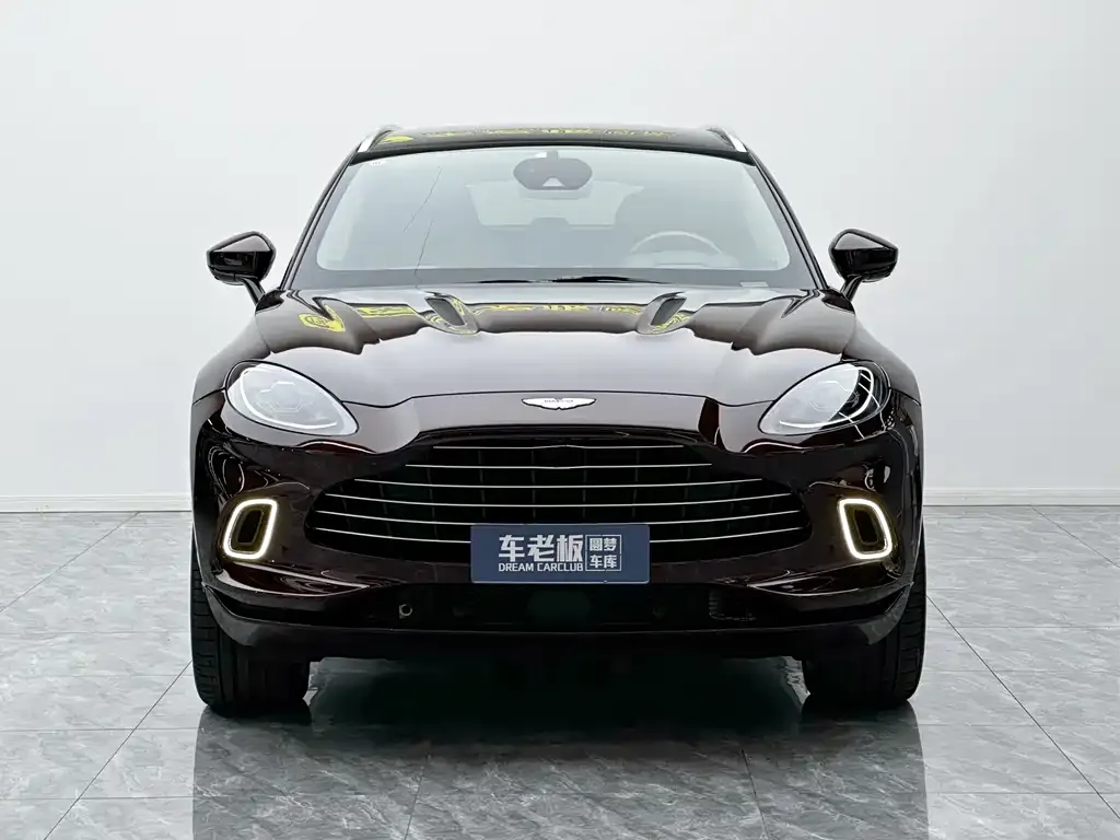 Aston Martin DBX — фото 3