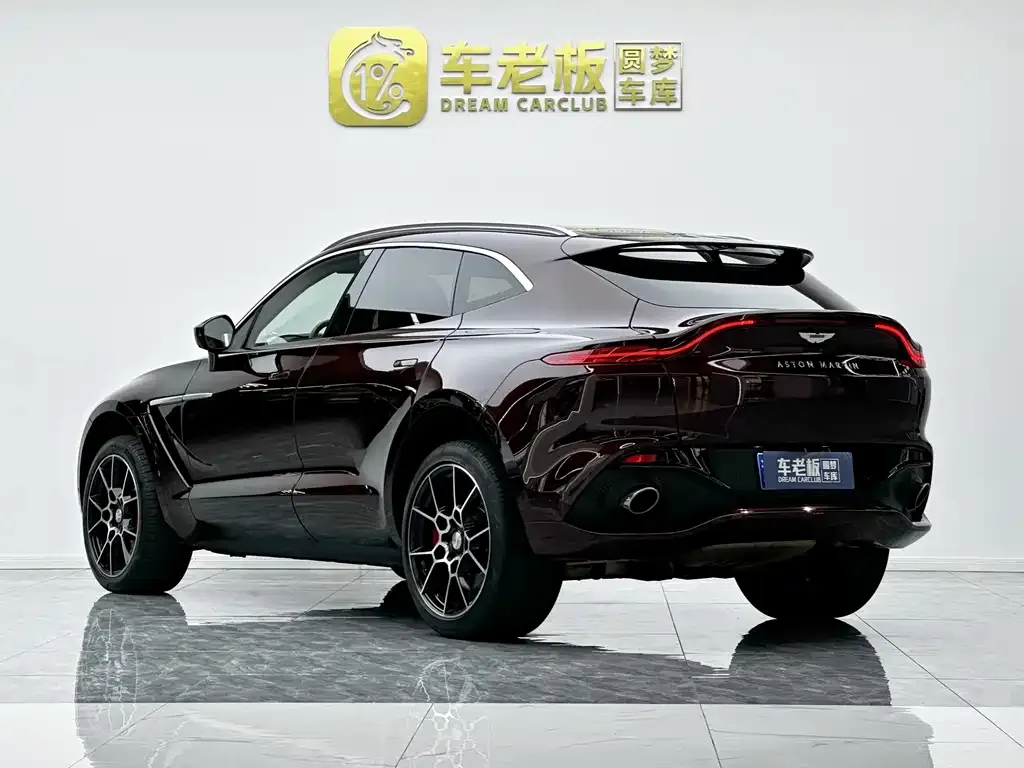Aston Martin DBX — фото 2