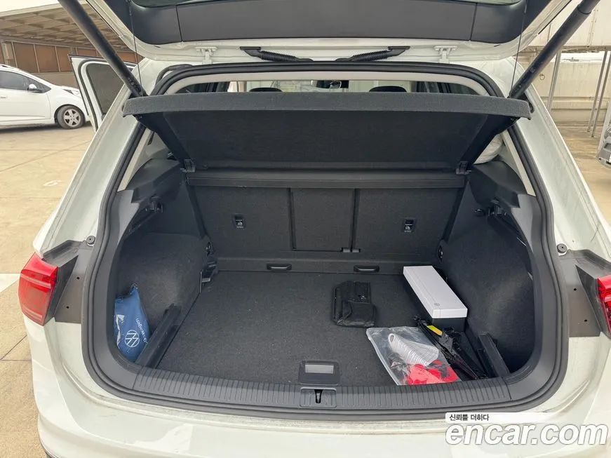 Volkswagen Tiguan — фото 8
