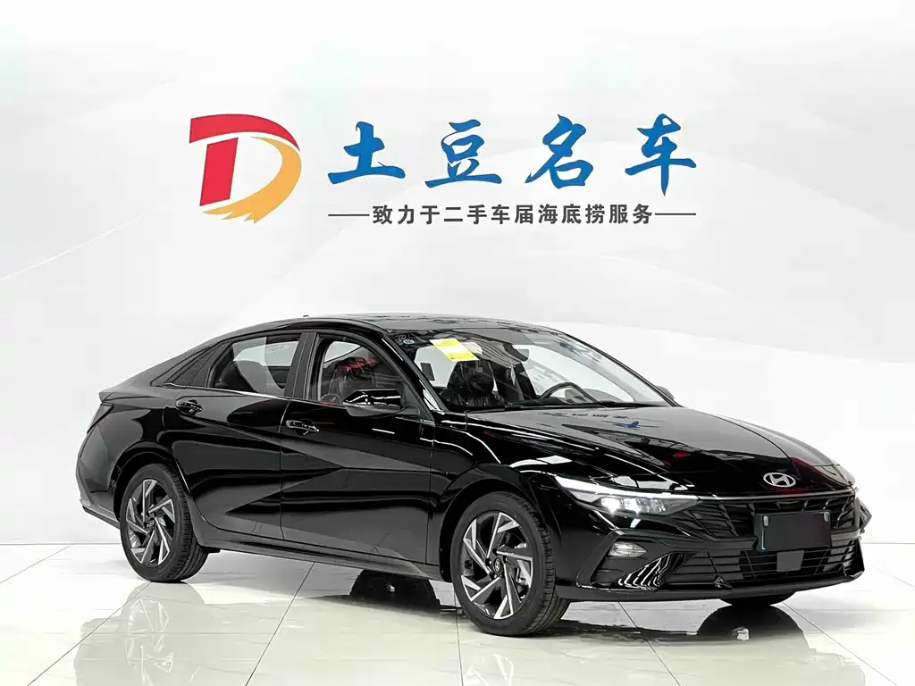 Hyundai Elantra — фото 10