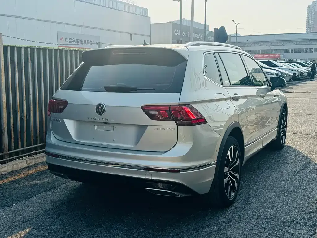 Volkswagen Tiguan L — фото 4