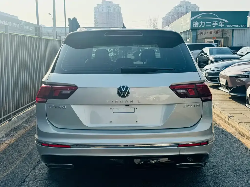 Volkswagen Tiguan L — фото 6