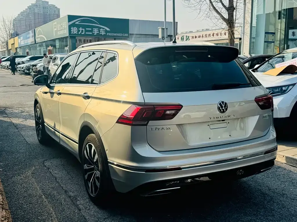 Volkswagen Tiguan L — фото 3