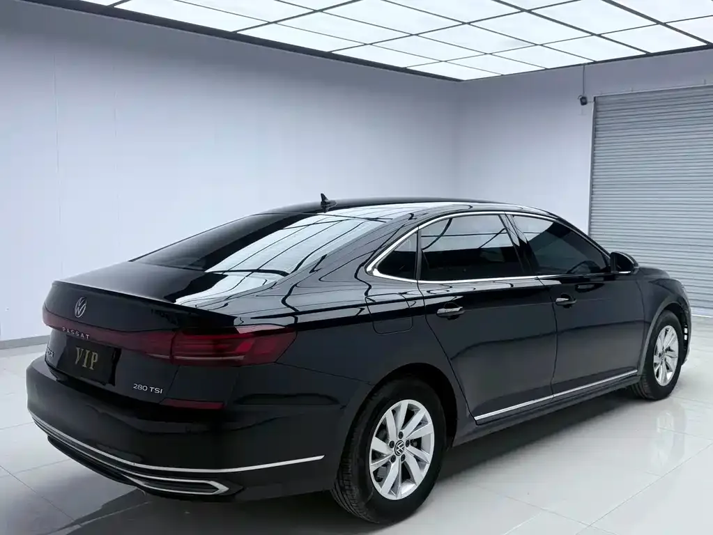 Volkswagen Passat — фото 7