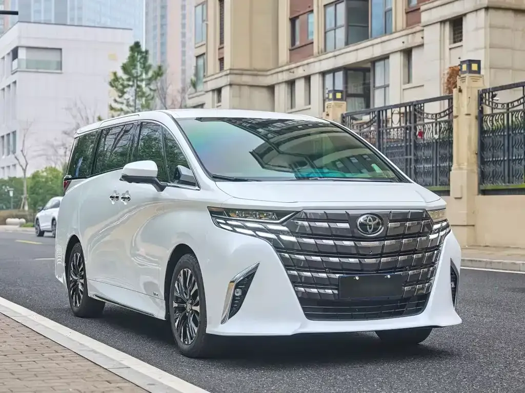 Toyota Alphard — фото 6