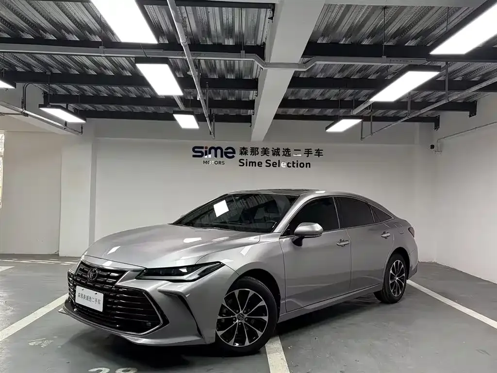 Toyota Avalon — фото 1