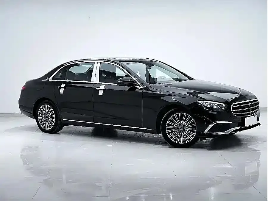 Mercedes-Benz E-Class — фото 4
