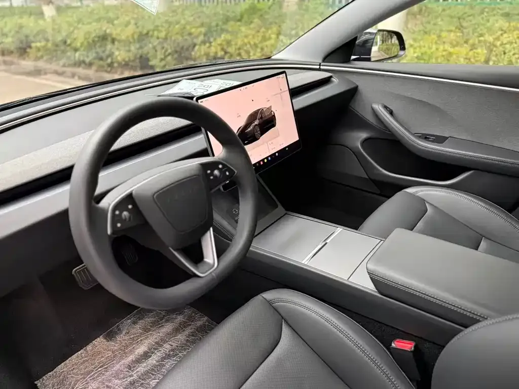 Tesla Model 3 — фото 3