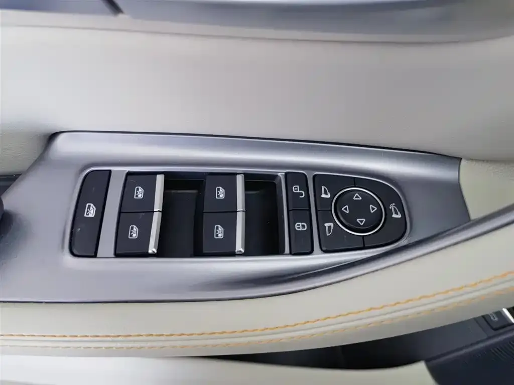 BYD PLUS New Energy — фото 3