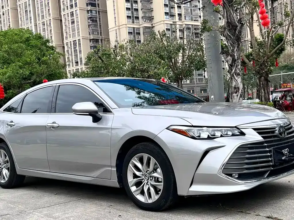 Toyota Avalon — фото 7