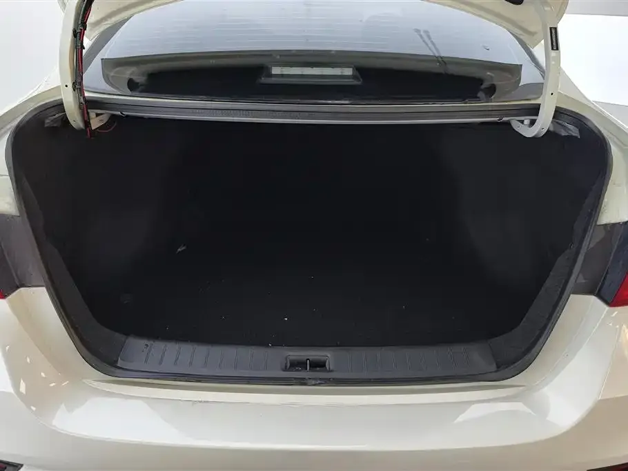 Nissan Sylphy — фото 3