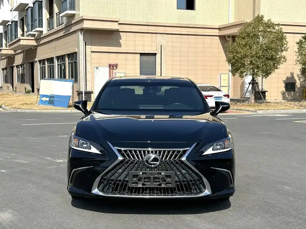 Lexus ES — фото 7